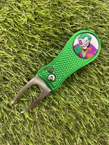 THE JOKER GOLF BALL MARKER AND GREEN RETRACTABLE PITCH REPAIR TOOL
