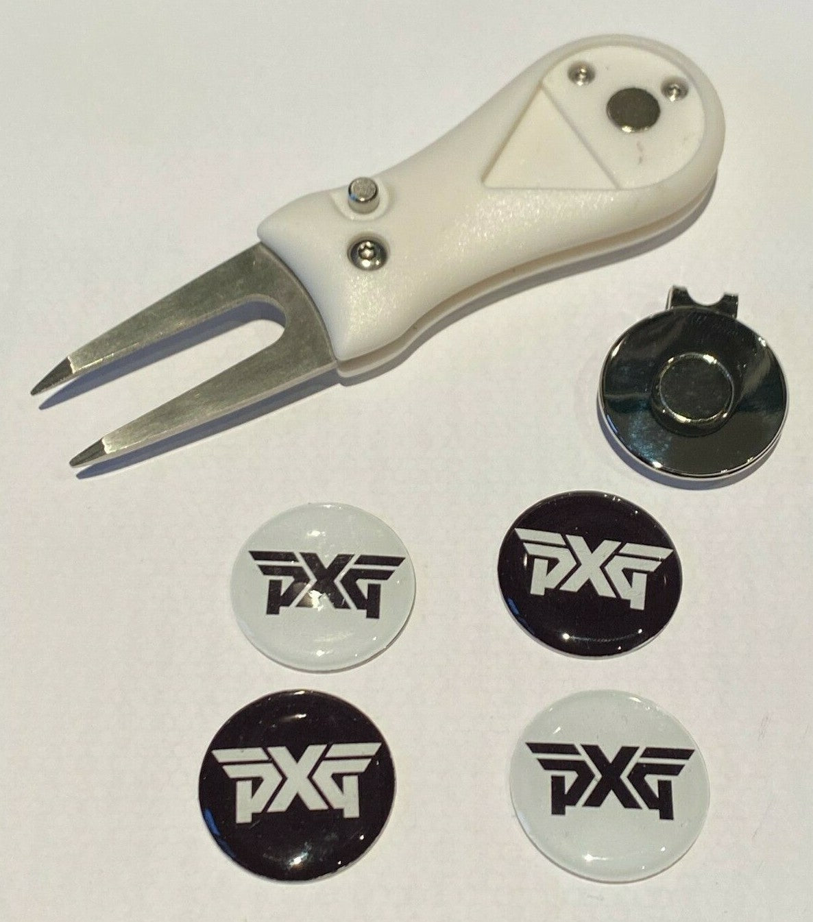 Golf White Pitchfork Magnetic Hat Clip With 4 PXG 25mm Markers