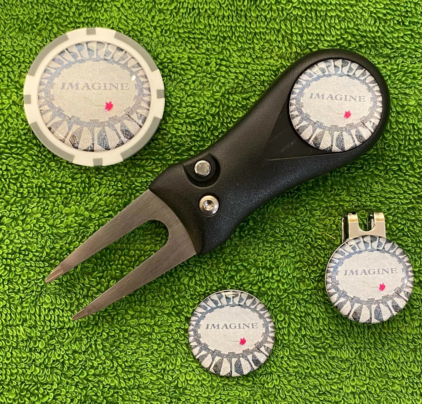 Imagine - Beatles Pitchfork Magnetic Hat Clip With 3 25mm Markers and