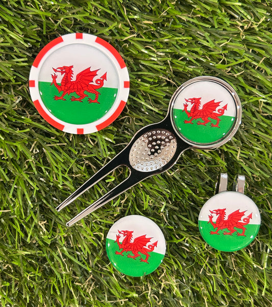 Traditional pitchfork Welsh flag golf set