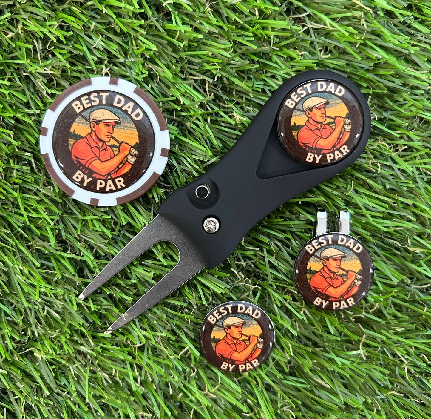 Plastic Golf divot tool set with 'Best Dad by Par' design