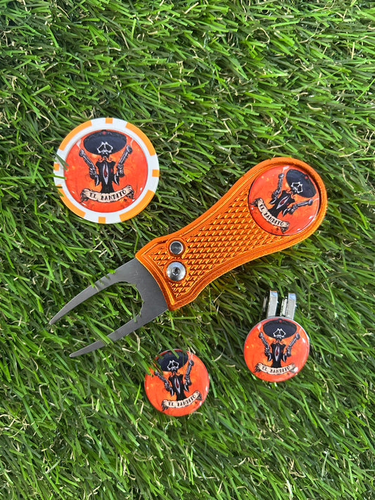 El Bandito Golf ball marker with metal pitchfork and poker chip