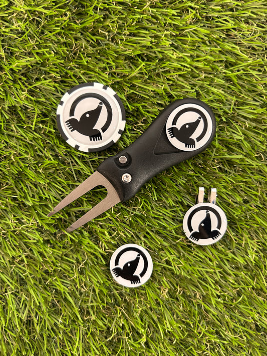 Honma Golf Pitchfork Magnetic Hat Clip With 3 Honma Markers and poker chip