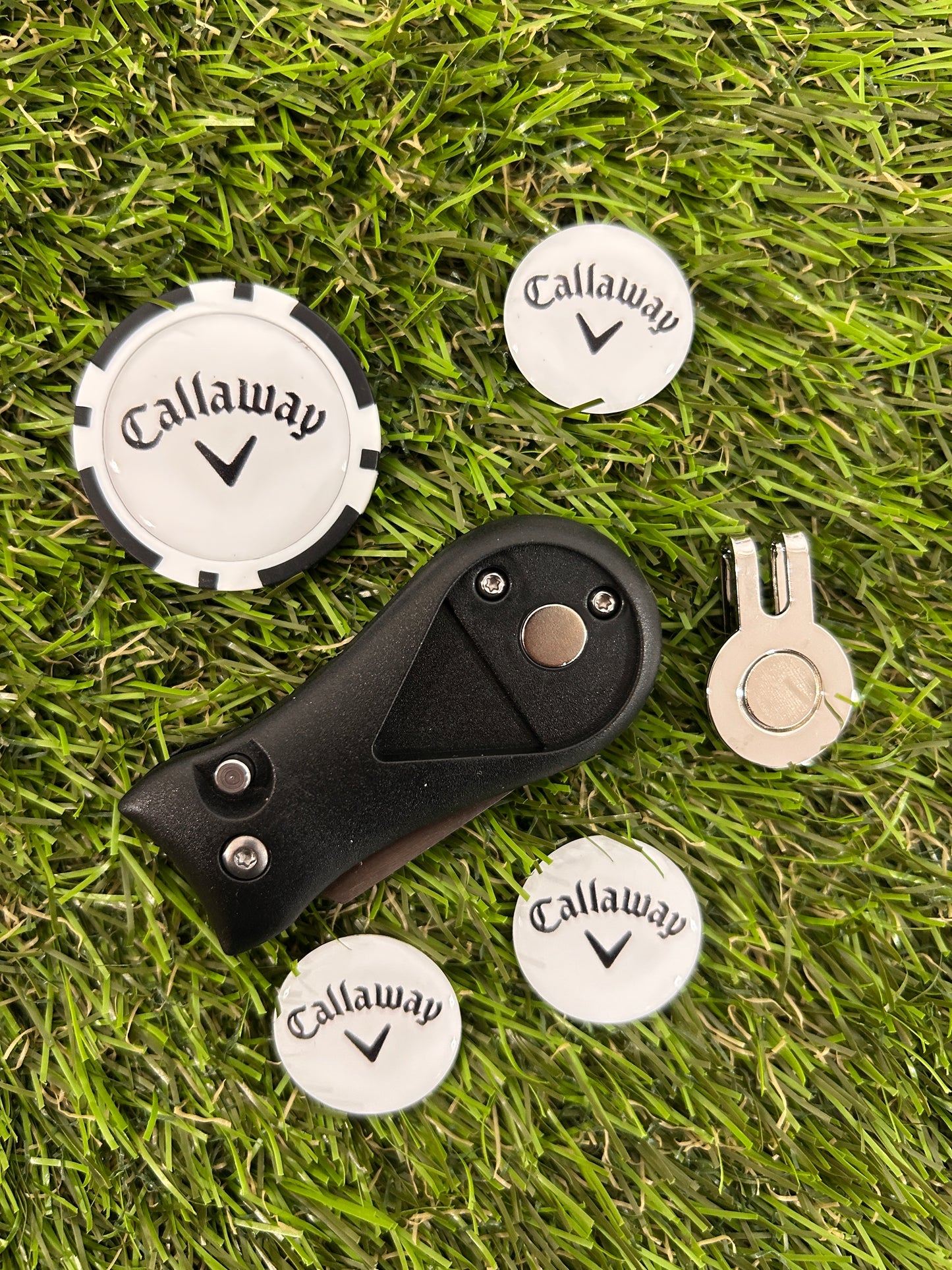Golf Switchblade Pitchhfork Magnetic Hat Clip With 3 Callaway Markers and Poker chip