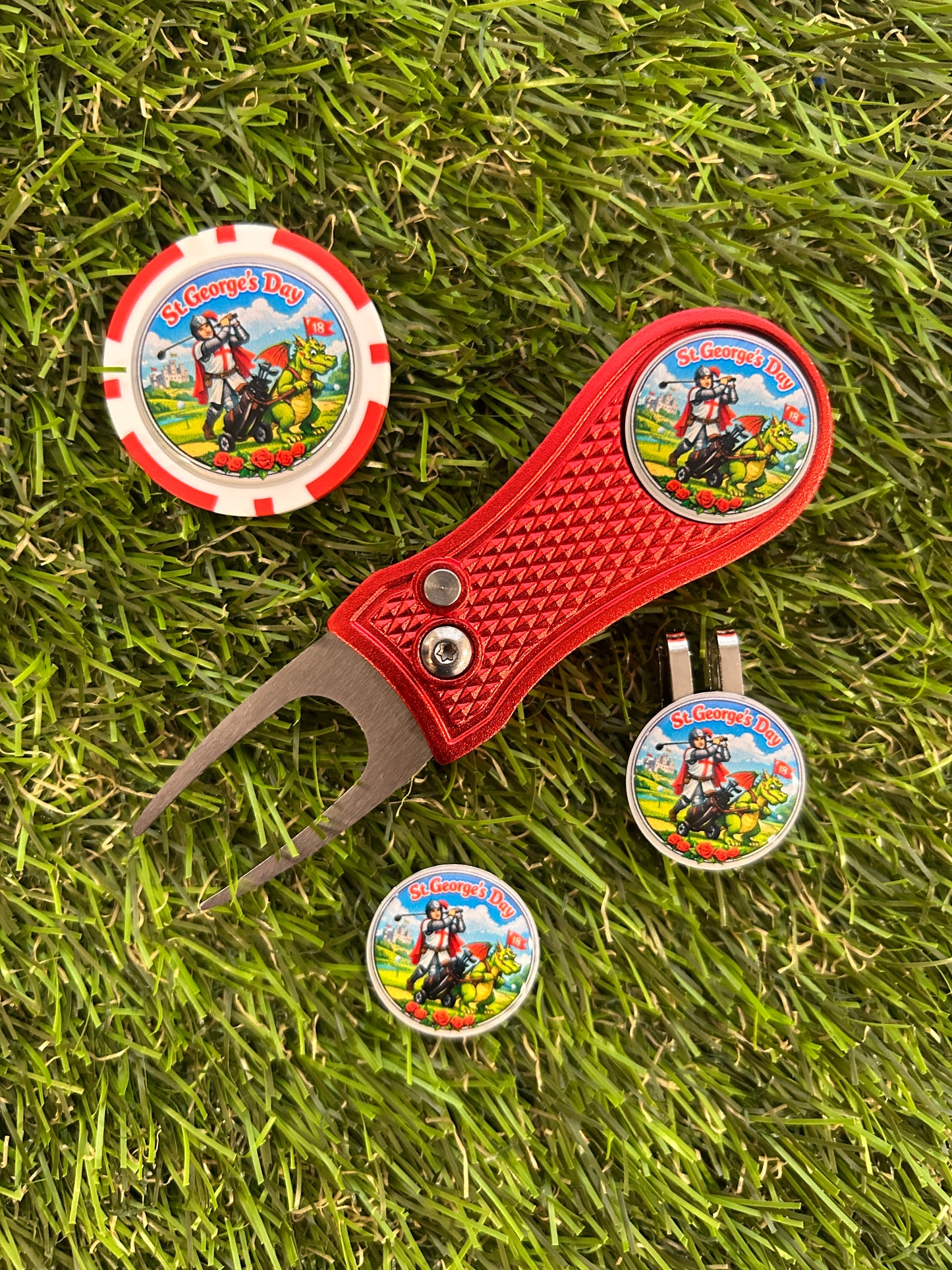 St George’s  Day Golf ball marker with metal pitchfork and poker chip